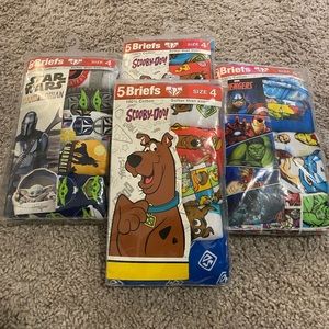 5 pack briefs characters Set of 4   Size 4 boys